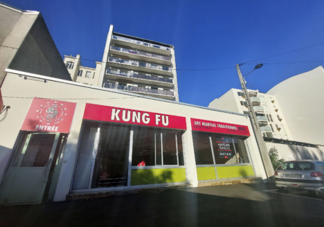 Kung-Fu-enseigne-peinte-Saint-Etienne