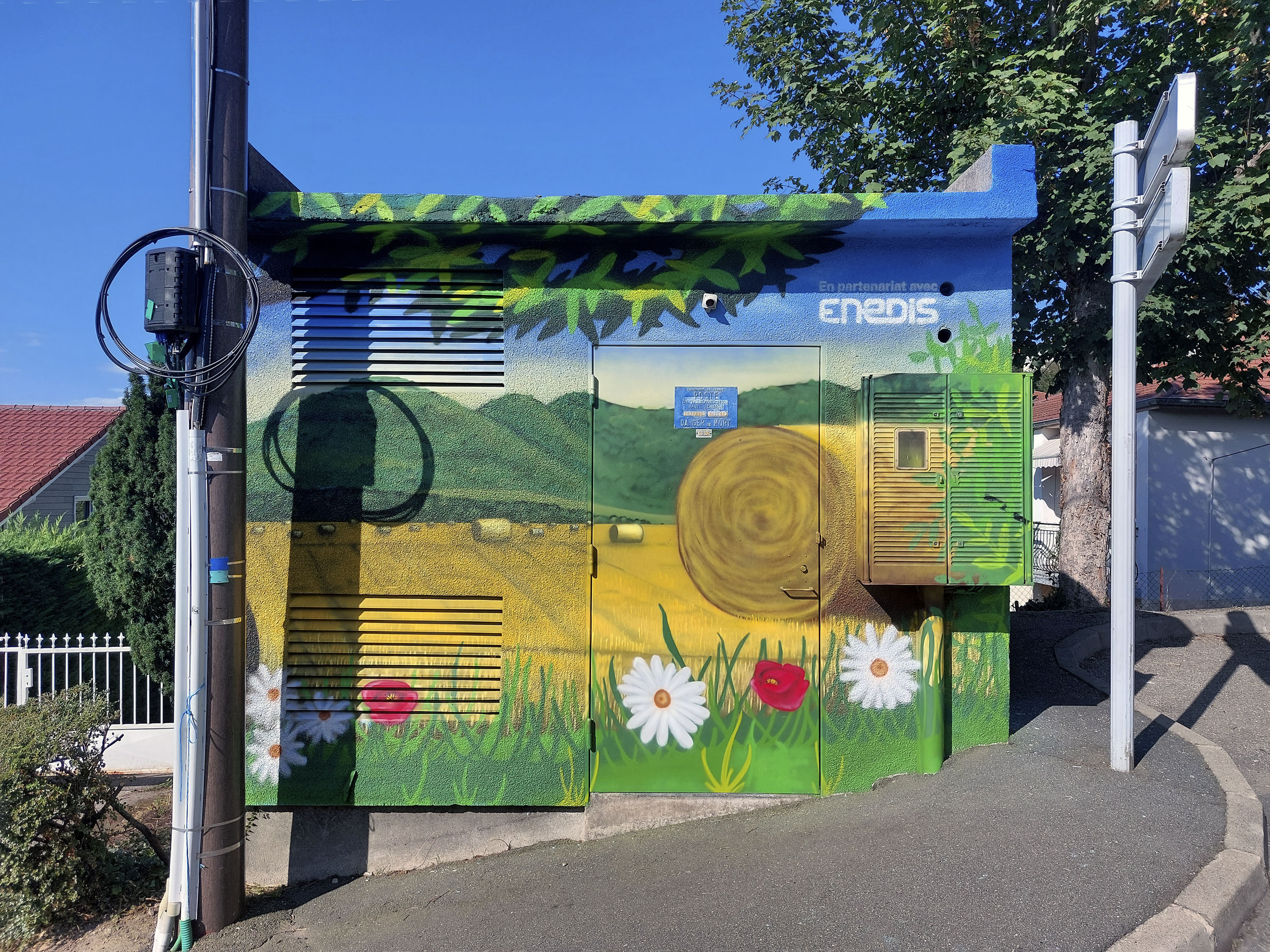 Transformateur-deco-graffiti-street-art-Villars